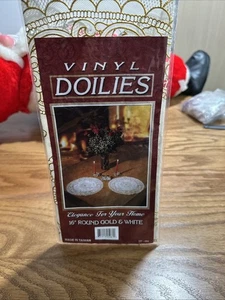 Vintage weiß Vinyl Kunststoff Häkelspitze Look Deckchen/Tischsets rund 16" NEU 2er-Packung - Bild 1 von 2