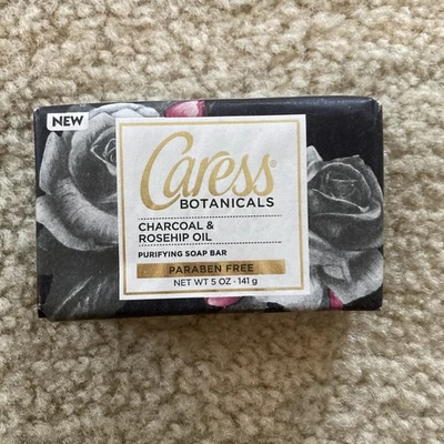 Jabón en barra purificador de carbón y aceite de rosa mosqueta Caress Botanicals 5 oz Foto 1 de 4