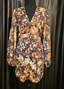 Showpo Lorelei VNeck Plunge Neckline Puffärmel Minikleid - verwöhnende Blüte - Gr. 6 - Bild 1 von 12