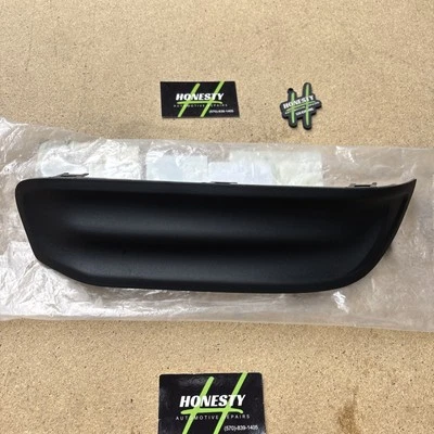 Nueva cubierta de orificio antiniebla derecha | Se adapta a Honda Civic 2012-2013 | Plástico negro  Foto 1 de 4