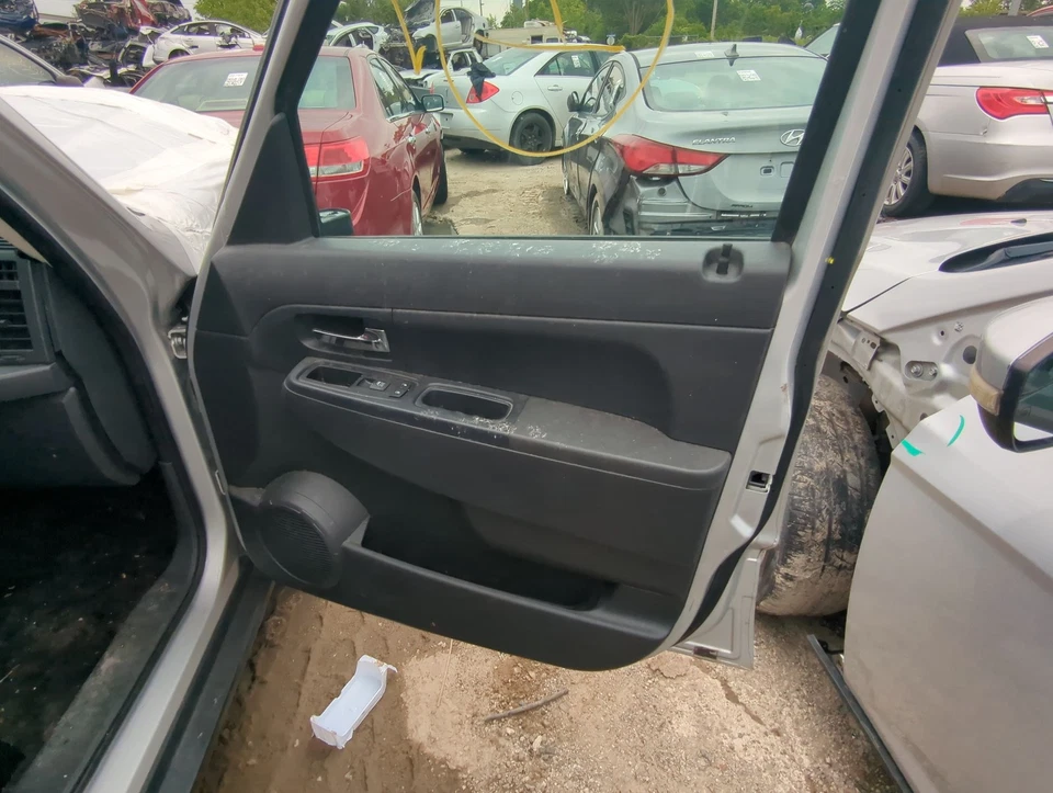 Jeep Liberty 2011 pasajero delantero derecho interior panel puerta moldura Q6XDP Foto 1 de 1