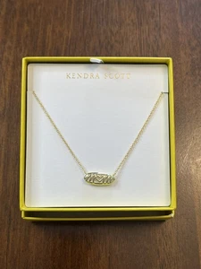 Kendra Scott Gold 'Mom' Heart Necklace - Stylish Gift for Moms - Picture 1 of 7