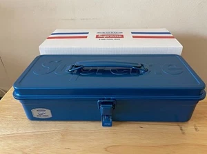 Nueva CAJA DE HERRAMIENTAS SUPREME TOYO STEEL T-320 AZUL OTOÑO INVIERNO 2022 - Imagen 1 de 2