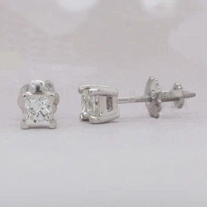 14 KT White Gold .70 Carats Princess Cut Diamonds Stud Solitaire Earrings - Picture 1 of 3