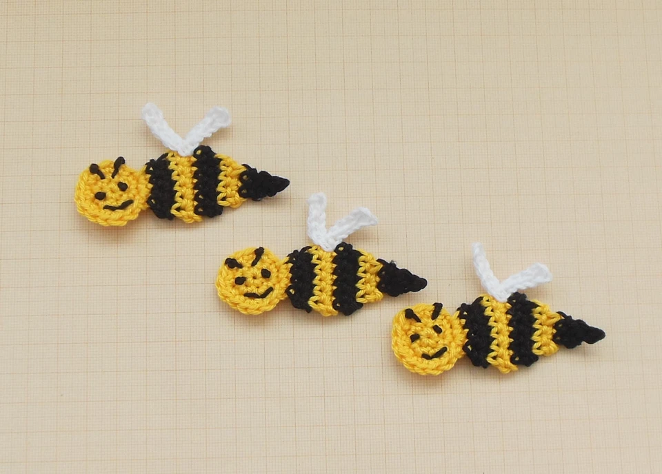 Applikation gehäkelt Bienen links, 3 teiliges Set, Aufnäher neu (Tiere, Blumen) - Bild 1 von 1