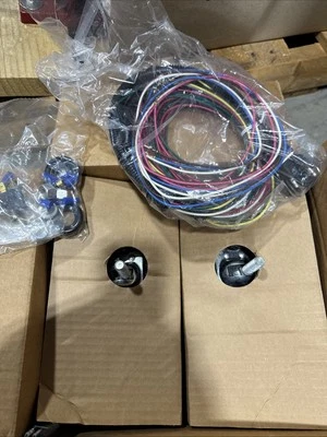 Truck-Lite 80888 经济型雪犁/ATL 灯套件,含线束和硬件 — 第 1/4 张图片