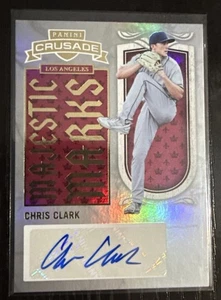 Chris Clark 2025 Panini Crusade Majestic Marks Auto #27 Los Angeles Angels 43/99 - Foto 1 di 2