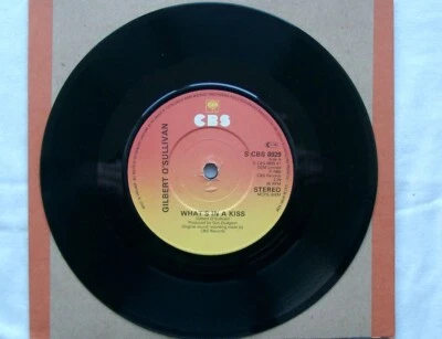 GILBERT O'SULLIVAN - What's In A Kiss 7" - S CBS 8929 - 1980	UK - Image 1 of 2