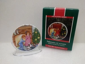 Vintage Hallmark ~ "Morning of Wonder" Porzellan Teller Mini Ornament ~ 1989 ~ 3,25" - Bild 1 von 4