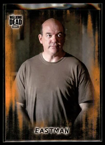 2018 Topps Walking Dead Hunters and the Hunted Orange Parallel #83 Eastman - Imagen 1 de 2