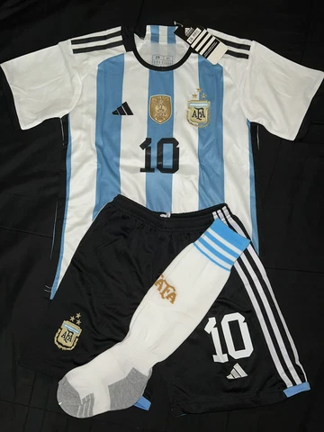 Messi Argentina World Cup 2022 Kit #10 | Youth Size 26 (9-11 y/o) Cover