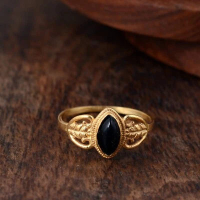 Anillo de compromiso de latón de ónix negro para mujer anillo promesa hecho a mano regalo para ella Foto 1 de 4