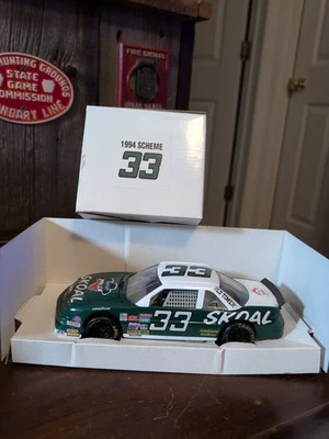 Harry Gant #33 1994 Chevy Lumina Skoal Bandit personalizado 1:24 acción diecast nuevo de stock Foto 1 de 4