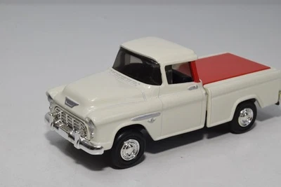 B69 1:43 ERTL CHEVROLET CAMEO PICKUP CREMA OTTIME CONDIZIONI. - Immagine 1 di 4