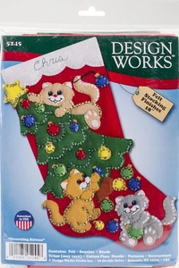 Kit de apliques de medias de fieltro Design Works 18" de largo decoración gatitos DW5245 - Imagen 1 de 2