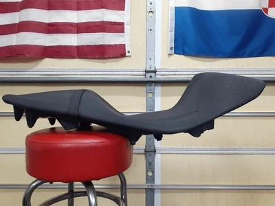 2006-2010 BMW R1200R OEM ASSENTO BAIXO CINZA - EXCELENTE ESTADO - Imagem 1 de 4