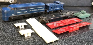 Lionel #212 USMC Alco Diesel A Unit w/6017-50 USMC SP/Type Caboose 58-59 + 6448 - Picture 1 of 8