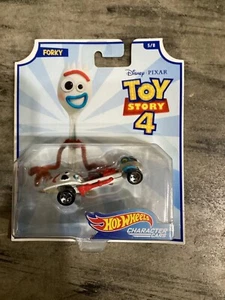 HOT WHEELS CHARACTER CARS 2019 TOY STORY 4 FORKY 5/8 DIECAST - Picture 1 of 2