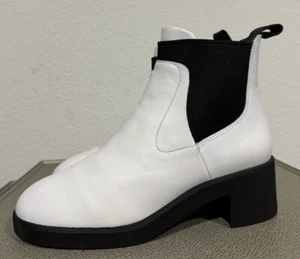 Camper Women’s Ankle Boot Sz 38 / 7 Very Lightly Worn White Comfy Booties! - Picture 1 of 20
