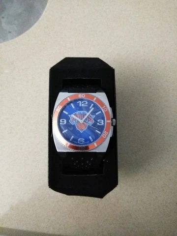 Official NBA New York Knicks Watch New Mint  in Box Cover