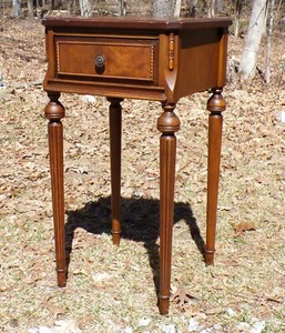 Mesita de noche vintage estilo francés caoba mesa auxiliar soporte dormitorio - Imagen 1 de 11