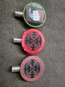 Lote de 3 grifos de cerveza de nudillos rotos 3 formas redondas de disco coleccionables - Imagen 1 de 11
