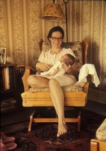 Diapositiva fotografica vintage donna in posa - Foto 1 di 2