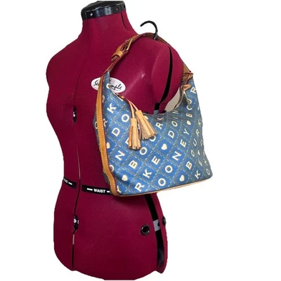 Bolso de hombro pequeño con estampado de corazón Dooney & Bourke vintage Y2K Spellout Foto 1 de 4