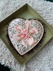 ANTIQUE early Valentine candy heart box, vintage Valentine's Day chocolate box - Bild 1 von 14