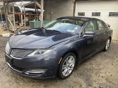 Brazo de control inferior derecho pasajero delantero LINCOLN MKZ 13 Foto 1 de 4