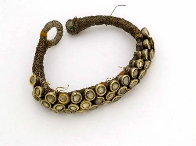 Pulsera étnica mogol islámica en plata y oro, India principios del siglo XIX Foto 1 de 4