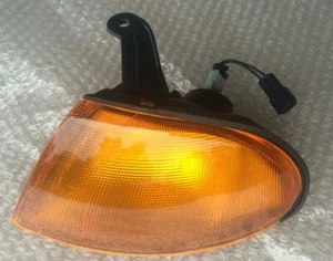 Ford Festiva WB corner light INDICATOR lamp LH left hand passenger - amber lens - Picture 1 of 5