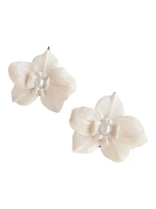 Pendientes novia Orquíea blanca hechos a mano con Arcilla polimerica - Imagen 1 de 5