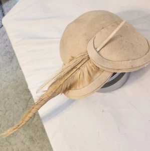 Vintage Roberta Bernays Ladies Hat w/ feather Velour Tan - Picture 1 of 6