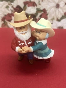 Hallmark Weihnachten Andenken Ornament, Die Klauseln im Urlaub, Tanzen #3 ~ 1999 - Bild 1 von 10