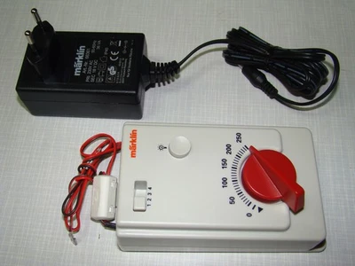 Unbenutzte Märklin Delta Digital Steuerung für 4 Züge + Schaltfunktion mit Trafo - Bild 1 von 4