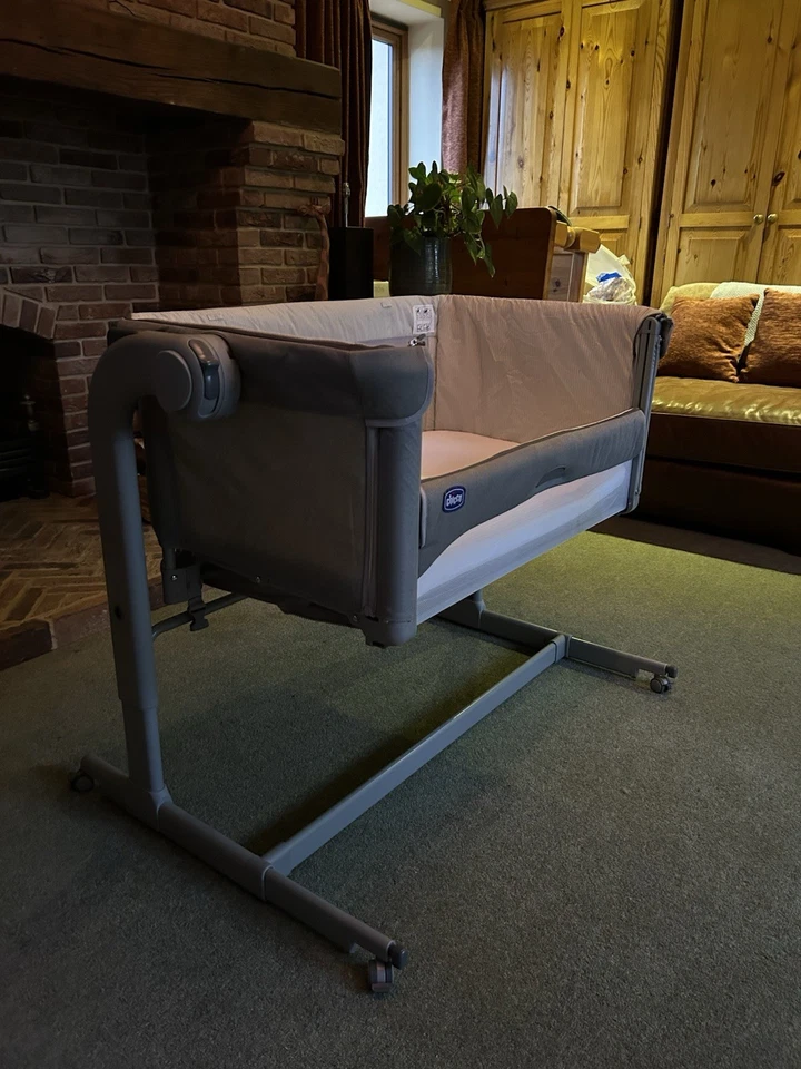 Chicco Next2Me Magic2 Crib With Clean Mattress + Box + Sheets - Offers Accepted - Image 1 of 4