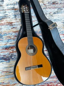 Alhambra 9P Classical Guitar, Natural, with hard case - Picture 1 of 10