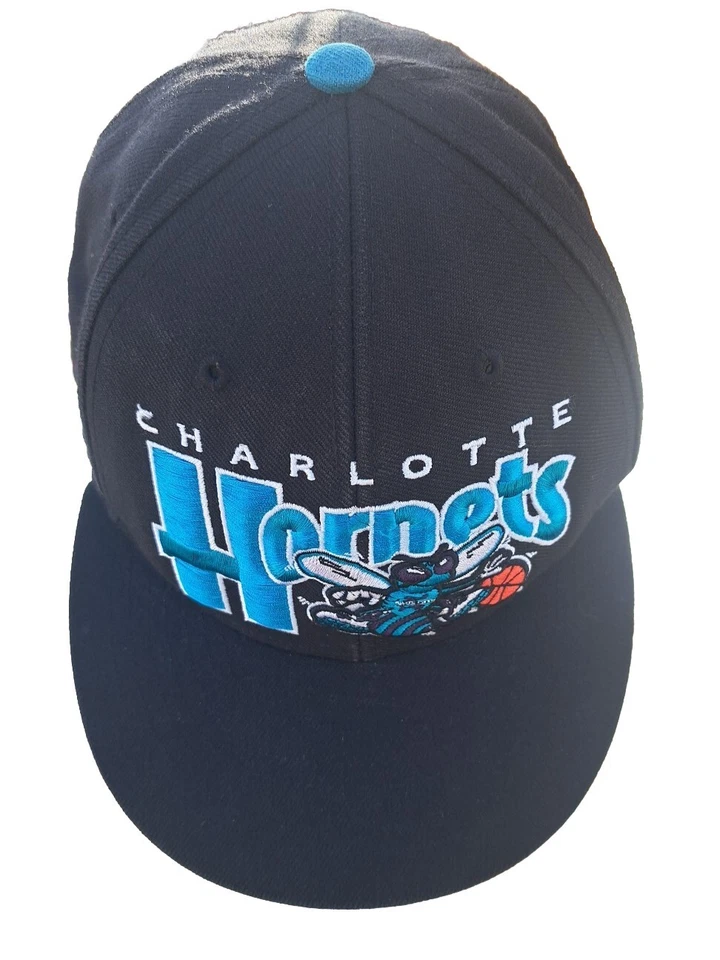 De colección Años 90 Charlotte Hornets Oficial NBA SnapBack Madera Dura Cuarenta Siete Marca Foto 1 de 4