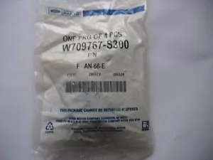 NOS OEM FORD PUSH PIN FOR ROCKER PANEL LOWER MUSTANG 2003 W-709767-S300 Qty 4 - Bild 1 von 3