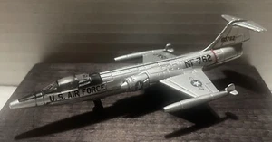 Maisto F104 Starfighter Diecast US Air Force Airplane NF 762 - Picture 1 of 7