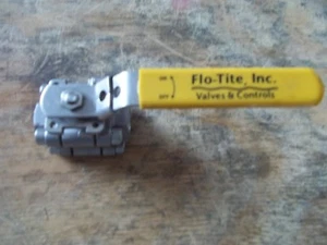 NEW FLO-TITE 1/2" NPT HPF-50 STAINLESS STEEL 3 PC BALL VALVE 316-CF8M / 2250 WOG - Picture 1 of 6