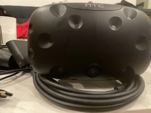 🔥 HTC Vive Virtual Reality Headset - Headset + linkbox only 🚀SHIPS WORLDWIDE🚀 - Picture 1 of 3