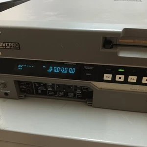 Panasonic AJ-D450 DVCPRO (DVCAM/DV) Professional Video Tape Recorder - Picture 1 of 18