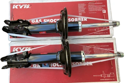 2 x KYB Front LH/RH Struts Shocks 333617/333618 For Hyundai Elantra 2011-2016 Foto 1 de 2