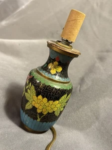Antigua lámpara china diminuta Cloisonne funciona - Imagen 1 de 18