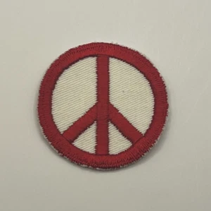 RED PEACE SIGN PATCH HIPPIE SUMMER OF LOVE embroidered iron-on APPLIQUE - Picture 1 of 1