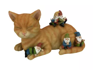 Cody die Miniaturkatze und Zwerge - ""Ein entspannender Tag"" - Ein Feengartenzwerg - Bild 1 von 11