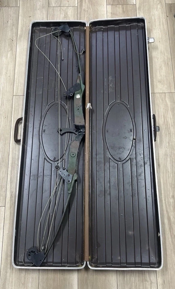 BEAR POLAR LTD Compound Bow PL. 39 In. Vintage. Sold as is - Image 1 of 4