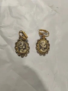 Vintage HANDGEFERTIGTE FRAU MIT CORSAGE KAMEE OHRRINGE - Bild 1 von 4